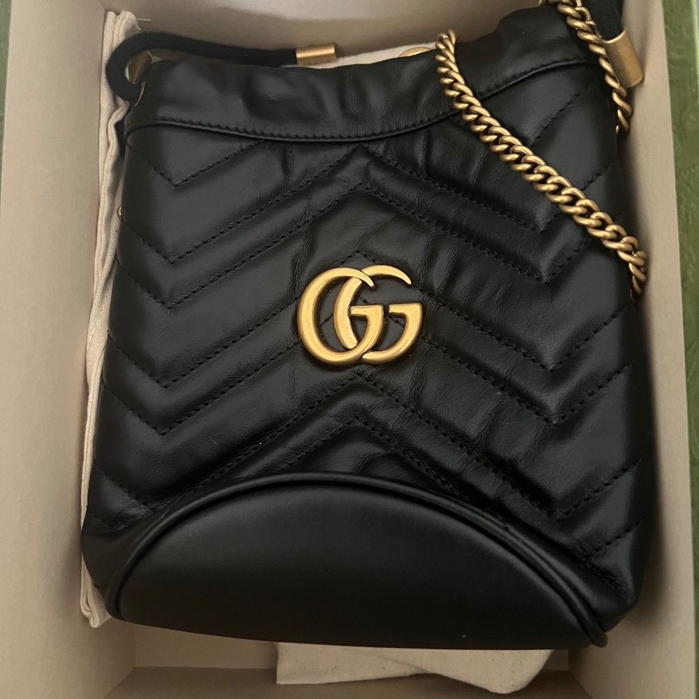 Gucci GG Marmont bucket nag